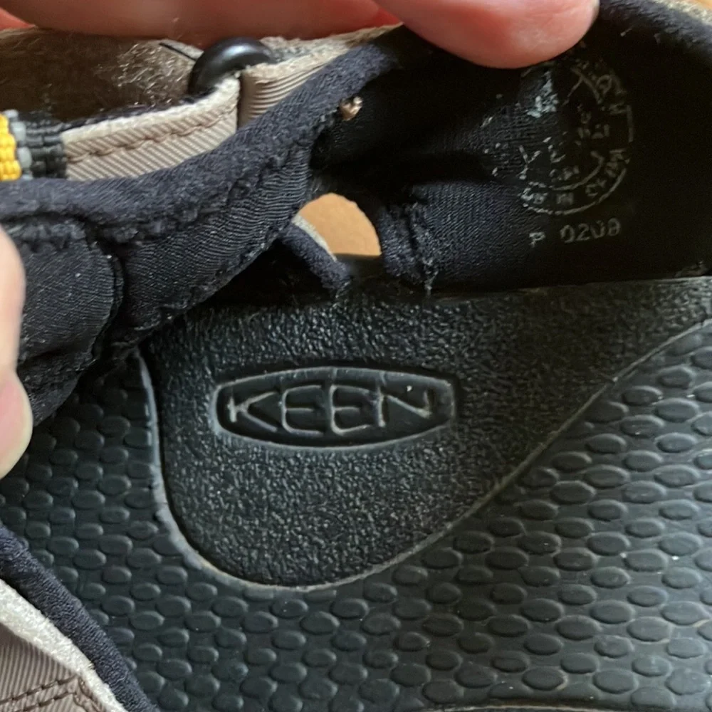 Keen Newport Sandals Youth Boys Size 4